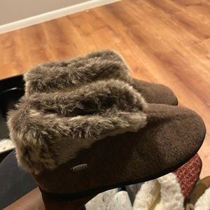 Acorn Women's Faux Chinchilla Bootie Slippers